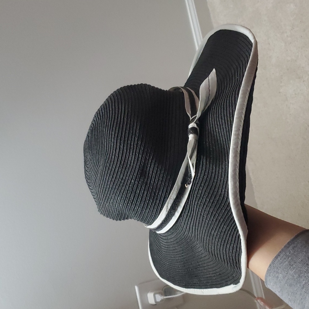 Nine West Black sun hat